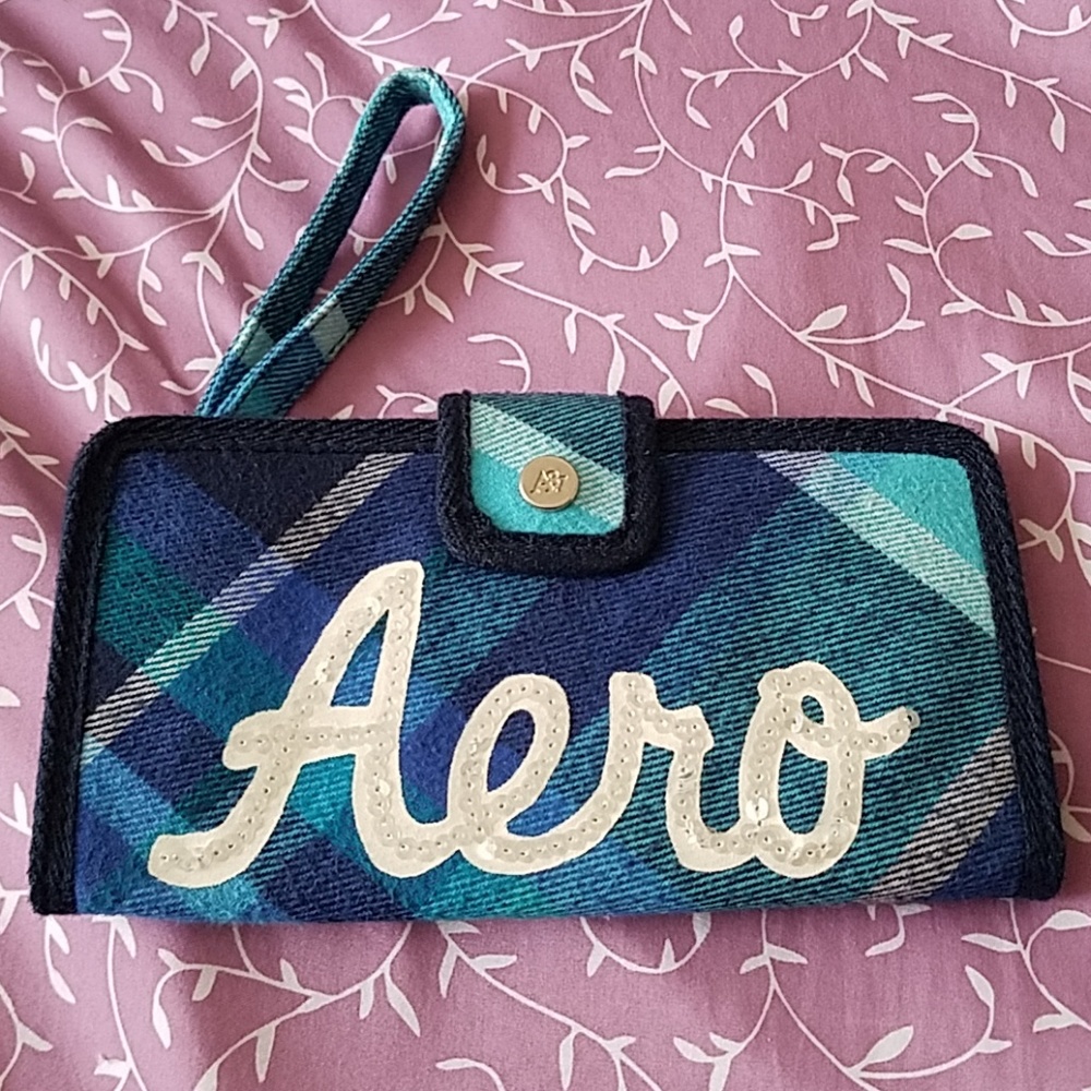 Aeropostale Blue Plaid Wrist Wallet